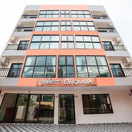 Ongkara Near Bts Thonglor Hotel Bangkok Luaran gambar